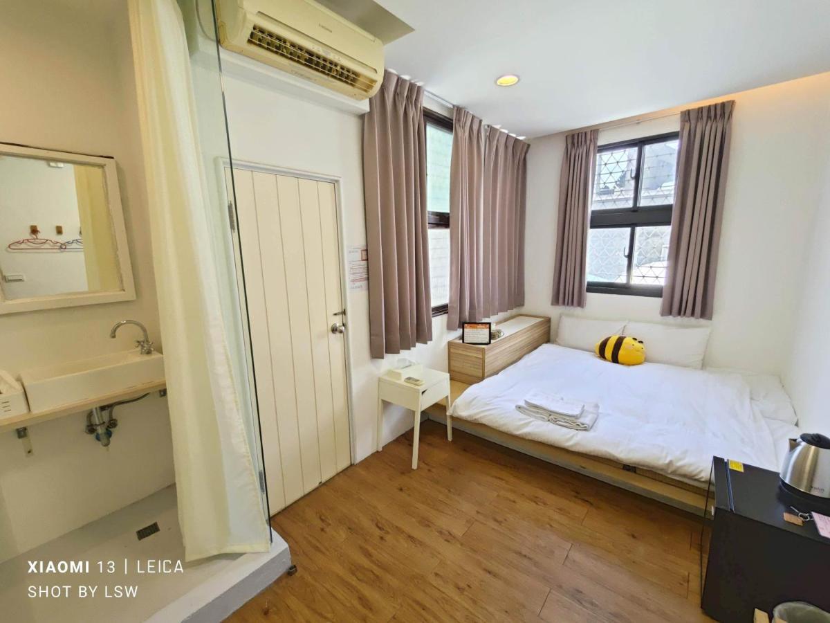 Bed and Breakfast Honey House Tainan Exterior foto