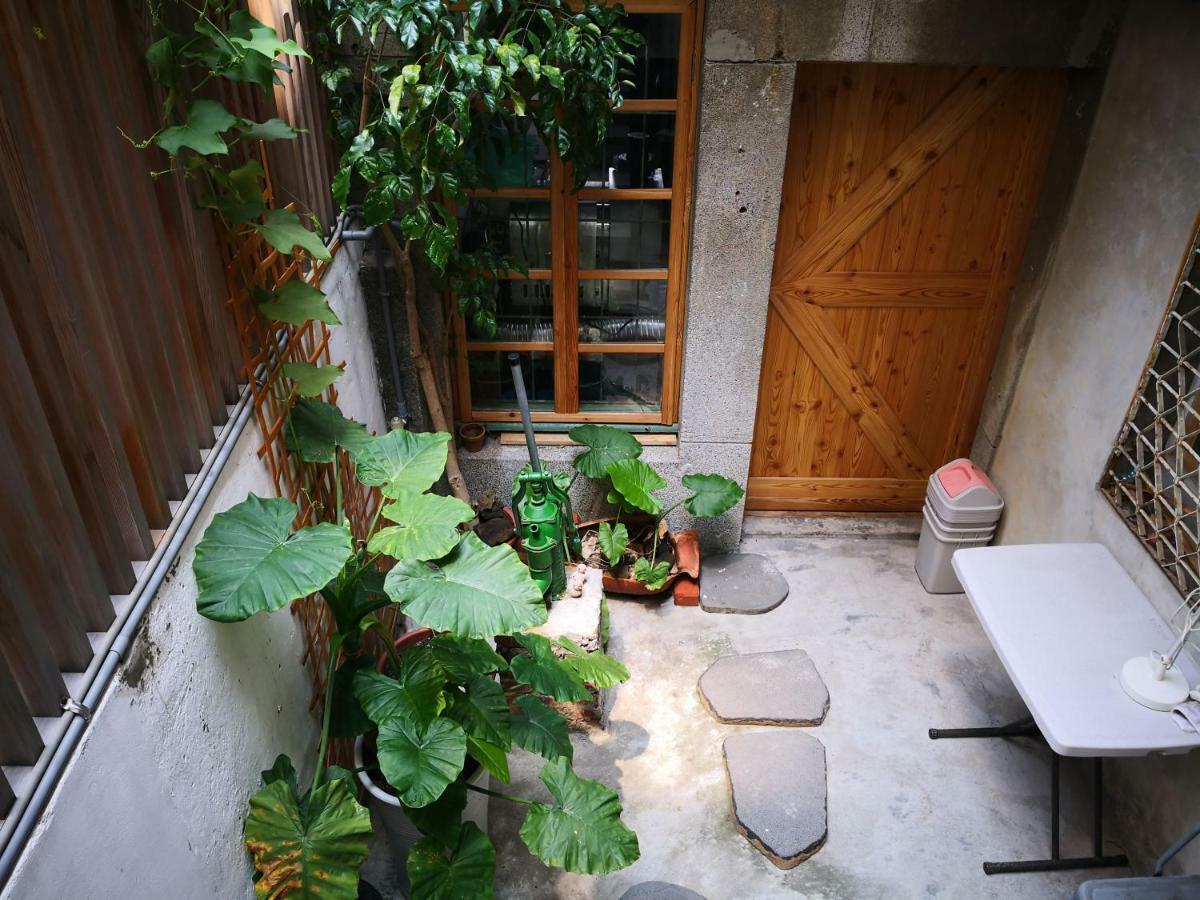 Bed and Breakfast Honey House Tainan Exterior foto